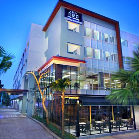 호텔 네오 찬디 심팡 리마 - 세마랑 바이 애스턴 외부 사진
